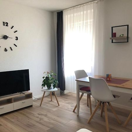 Grenznahe Ferienwohnung Mit 4 Schlafzimmern Grenzach-Wyhlen Esterno foto