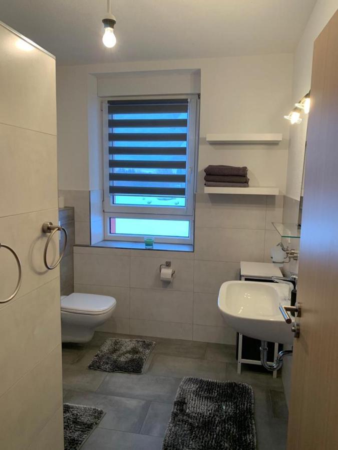 Grenznahe Ferienwohnung Mit 4 Schlafzimmern Grenzach-Wyhlen Esterno foto