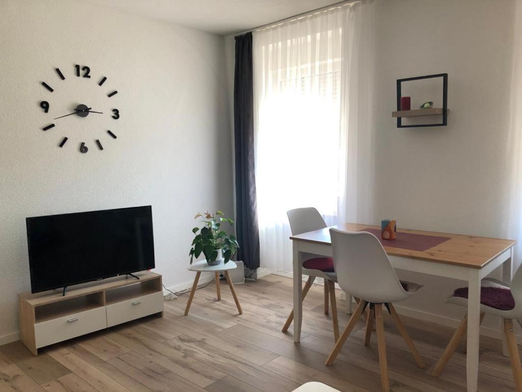 Grenznahe Ferienwohnung Mit 4 Schlafzimmern Grenzach-Wyhlen Esterno foto